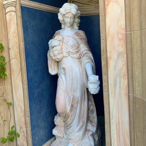 Meet your Posher, Dee